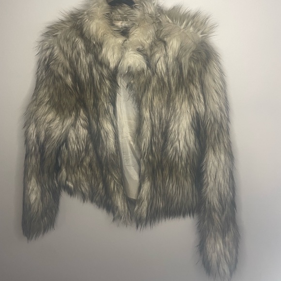Faux fur coat - Picture 1 of 2